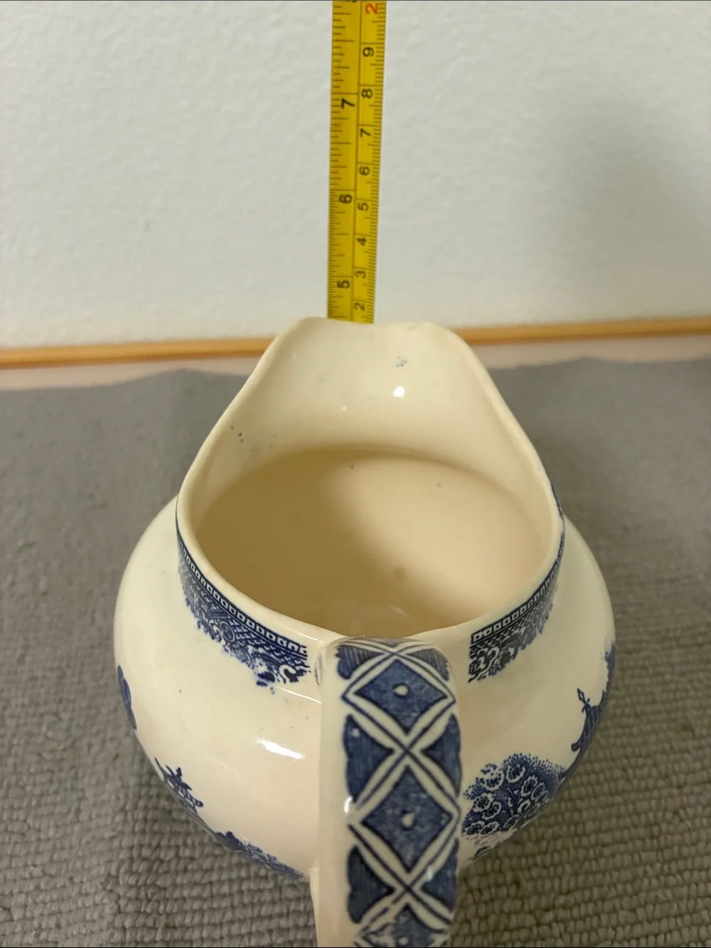Vintage Blue willow transfer where picture. Good condition.